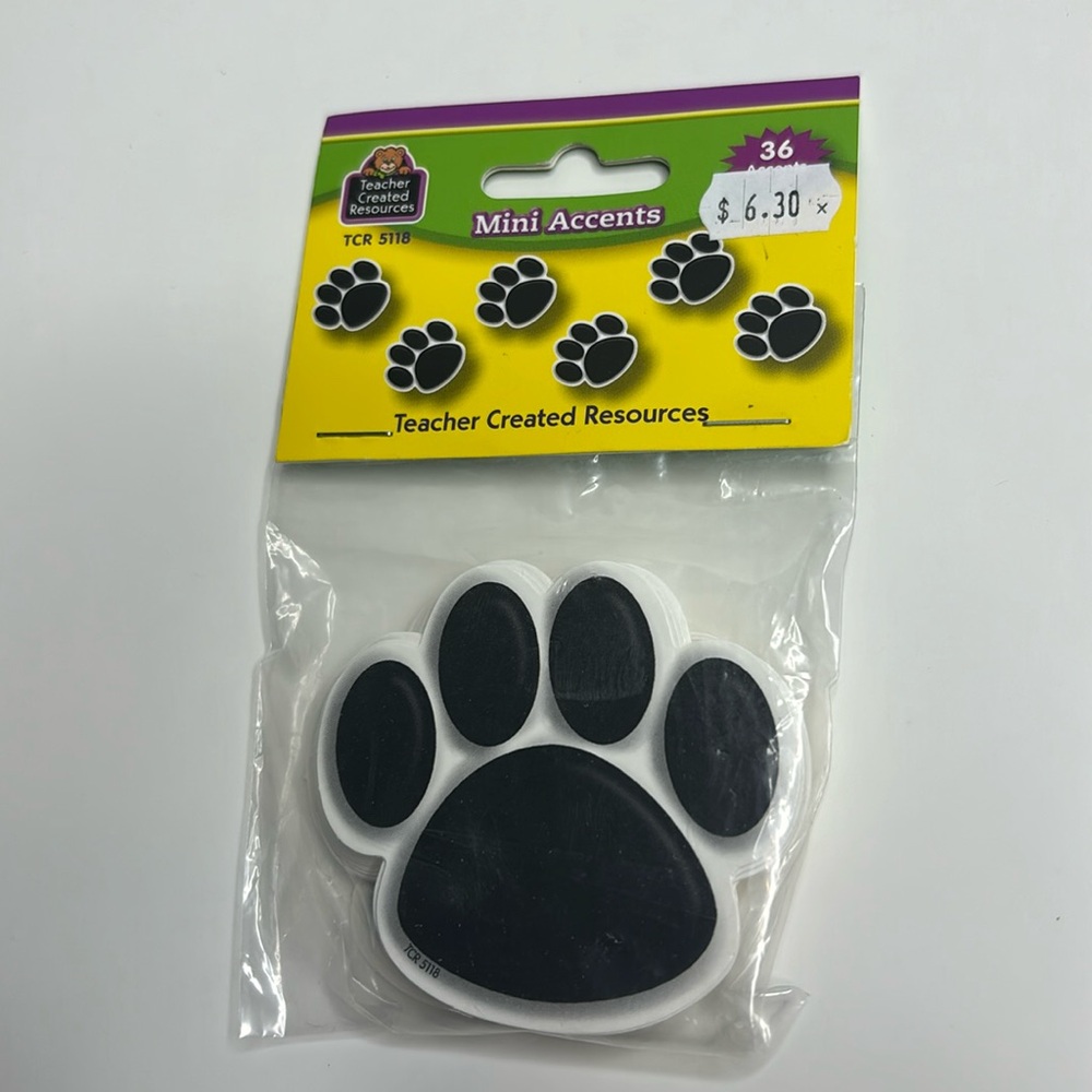 Teacher Created Resources black and white paw mini accents